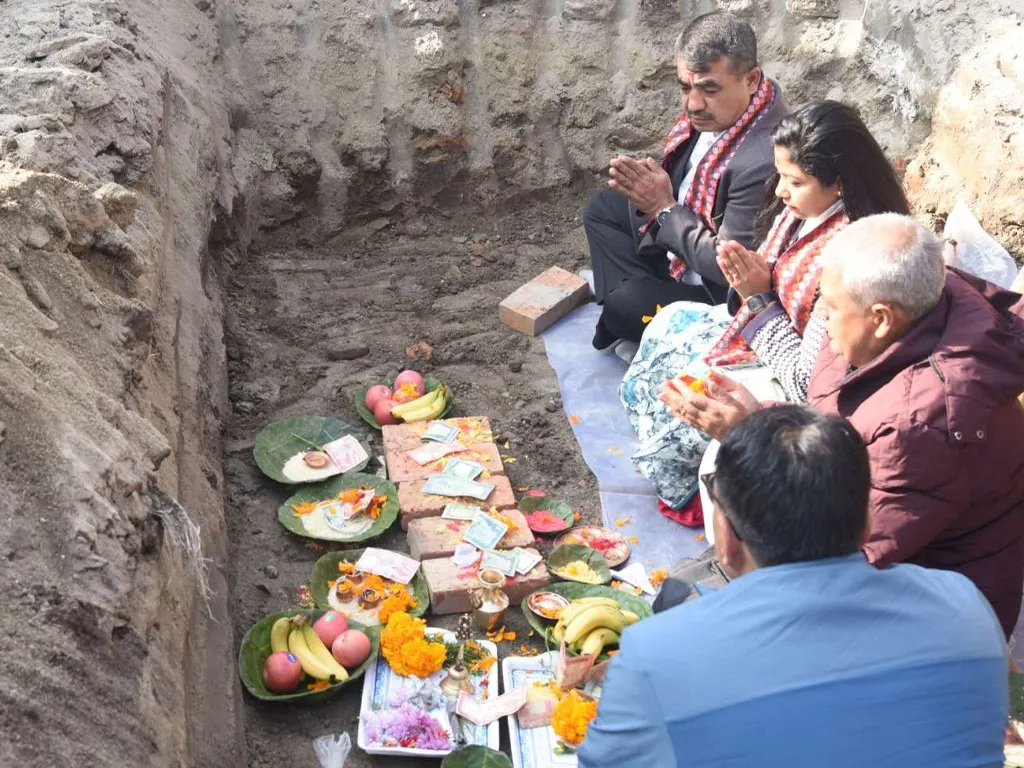 काठमाडौं महानगरले सानो गौचरनमा सुरु गर्यो १५ सय दर्शक क्षमताको रंगशाला पुनःनिर्माण